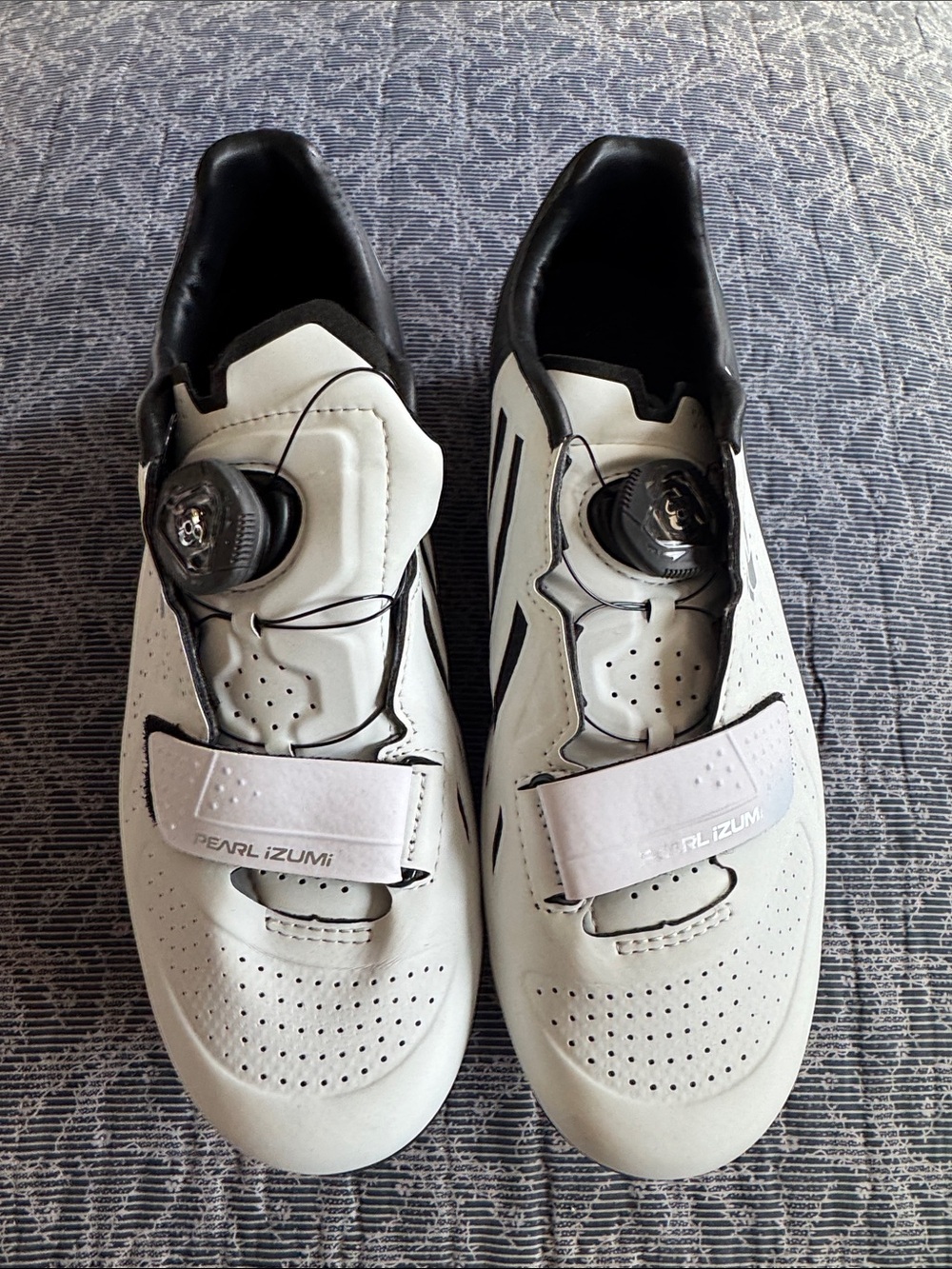 Pearl Izumi Women’s White and Black Cycling Shoes with BOA